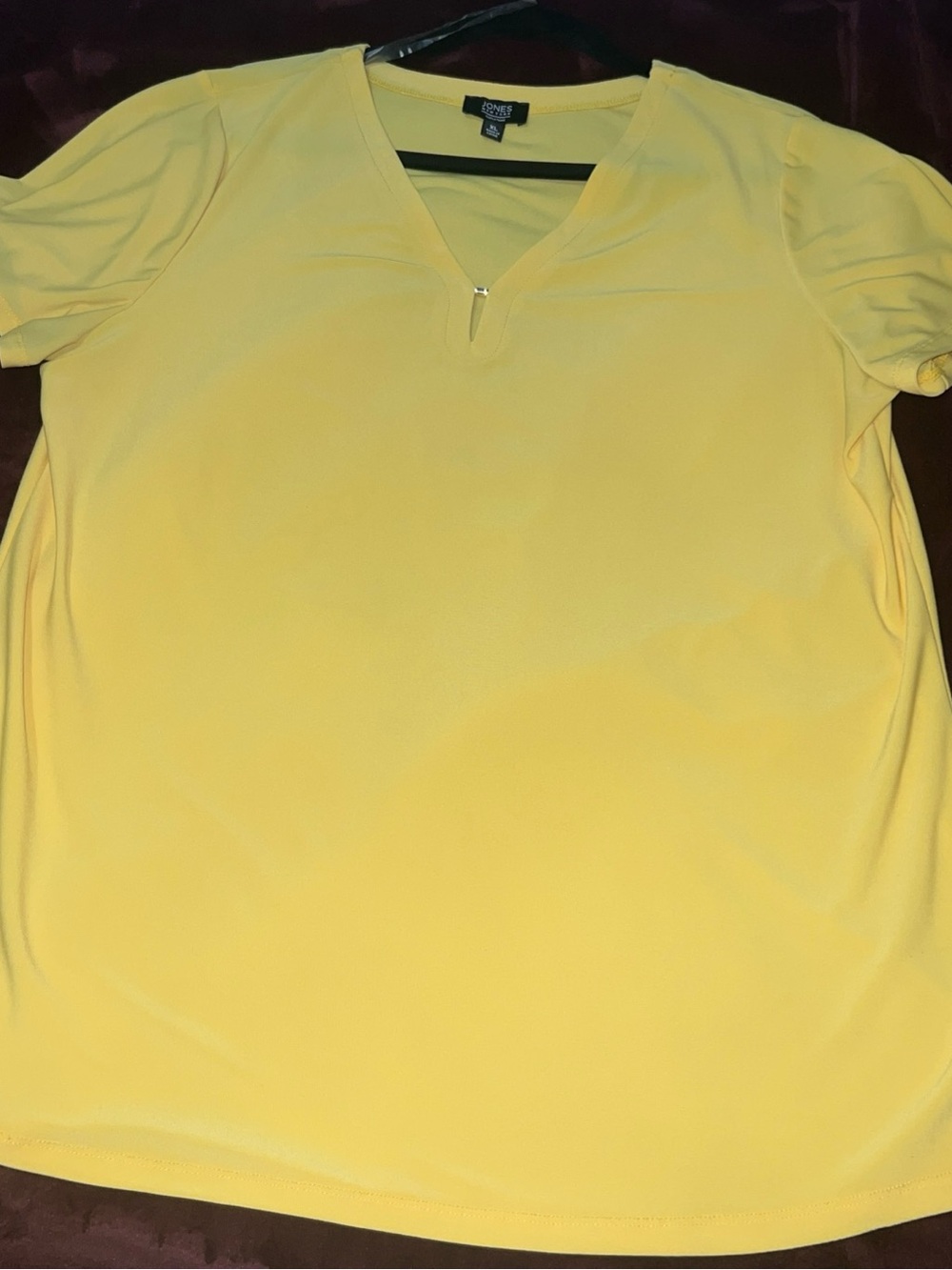 Jones New York v-neck Women's Yellow V-Neck Short Sleeve Top XL
